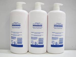 lot 813 image: 3 Bottles Safeguard Liquid Hand Soap - Fresh Clean Scent - 40 oz Each -120 oz Total