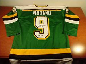 Signed Mike Modano North Stars Jersey WCOA