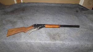 lot 4 image: Red Rider BB Gun