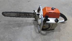lot 9 image: Stihl 041 Chainsaw