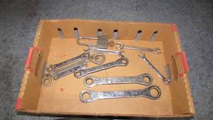 lot 26 image: Misc Ratcheting Wrenches and Air Hose