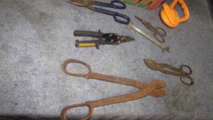 lot 27 image: Lot of Shears