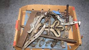 lot 32 image: Lot of Misc Pullers