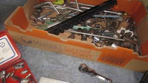 lot 33 image: Lot of Misc Tools