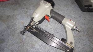 lot 70 image: Porter Cable Pneumatic Trim Nailer