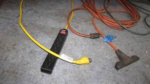 lot 76 image: Lot of Extension Cords