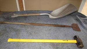 lot 80 image: (1) Shovel, (1) Scraper and (1) Sledge Hammer