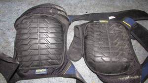 lot 87 image: (3) Sets of Knee Pads