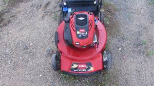 lot 101 image: Toro Self Propelled Lawn Mower With Electric Start