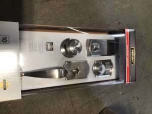 lot 43 image: Defiant Castle Satin Nickel Electronic Door Handleset with Hartford Knob