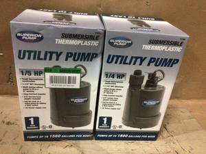 14 HP Submersible Thermoplastic Utility Pump by Superior Pump Customer Returns See Pictures