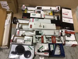 Lot of assorted Bathroom items Original Customer Returns See Pics