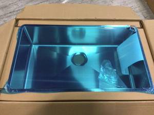 Crosstown Undermount Stainless Steel 32 in. Single Bowl Kitchen Sink with Center Drain by Elkay Customer Returns See Pictures