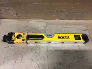 24 in. Magnetic Heavy Duty Box Beam Level by DEWALT Customer Returns See Pictures