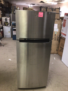 Whirlpool 17.6-cu ft Top-Freezer Refrigerator with Optional (sold separately) Compatible EZ Connect Ice Maker Kit - Stainless Steel Minor Scratches and Blemishes