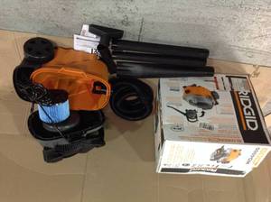 4 Gallon 6.0-Peak HP WetDry Shop Vacuum with Detachable Blower, Fine Dust Filter, Hose and Accessories by RIDGID Customer Returns See Pictures
