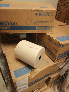 lot 207 image: GEORGIA-PACIFIC PRO EN-MOTION RECYCLED ROLL TOWEL - BULK CASES