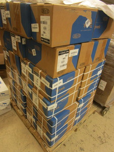 lot 210 image: DUPONT TYVEK COVERALLS, WHITE, SIZE MEDIUM - BULK SUPPLY