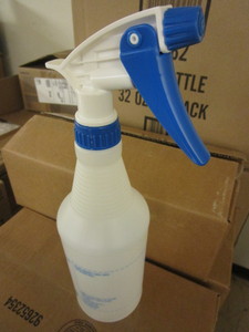 lot 229 image: ECO-LAB 32 OZ. PLASTIC SPRAY BOTTLES - NEW, BULK SUPPLY