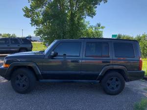 2006 Jeep Commander - LOADED 3RD ROW 4X4