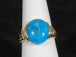 lot 17 image: 14 Karat Yellow Gold Ladies Turquoise and Diamond Ring