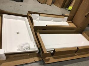 Lot of assorted Bathroom Walls and base see pictures