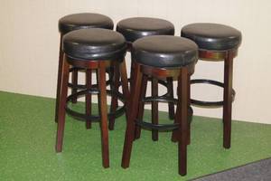 lot 5 image: 5 Wood Bar Stools - Padded Swivel Seat