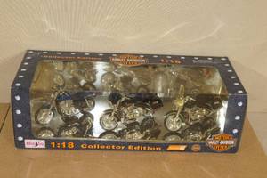 lot 75 image: Maisto Collector Edition 118 Scale Harley Davidson Motorcycles
