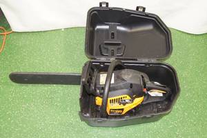 lot 103 image: Poulan Pro PP4218A 42cc Gas Chain Saw in Case - 18 Bar