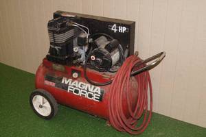 lot 110 image: Sanborn Magna Force 4 HP 20 Gallon Horizontal Air Compressor