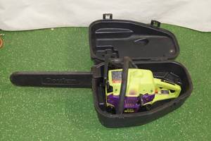 lot 104 image: Poulan Wild Thing 2375 Gas Chain Saw in Case - 18 Bar
