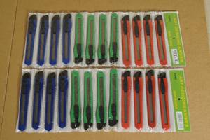 lot 100 image: (2) 12 Piece Sets of Razor Blade Knives