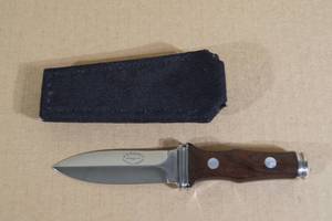 lot 120 image: A G Russell Boot Dagger - Solingen Germany - 3.5 Blade