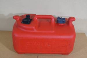 lot 123 image: Plastic Outboard Boat Motor Gas Tank