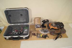 lot 139 image: Bezgar Remote Control Truck with Extras