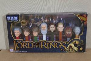 lot 161 image: Lord of the Rings Collectors Series Pez Dispenser Set