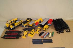 lot 147 image: Assorted Train Parts - Mostly Caterpillar