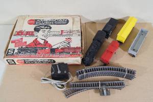 lot 144 image: Vintage Gilbert American Flyer Electric Train Set