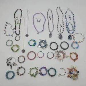 lot 47 image: Beautiful 36 Pieces of Handmade Jewelry All One-Of-A-Kind
