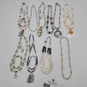 lot 37 image: Beautiful 19 Pieces of Handmade Jewelry All One-Of-A-Kind