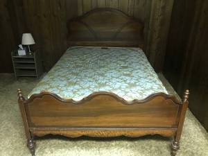 lot 8 image: Full Size Bed Frame
