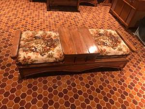 lot 19 image: Bench