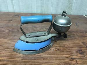 lot 25 image: Vintage Iron