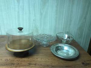 lot 32 image: Serving Trays