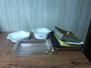 lot 33 image: Pyrex & Corning Ware
