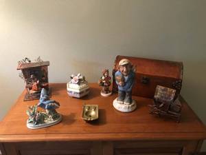 lot 58 image: Home Decor Items