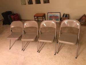 lot 68 image: 4 Folding Chairs