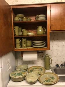 lot 70 image: Franciscan Earthenware Serving Pieces