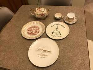 lot 75 image: Collectibles