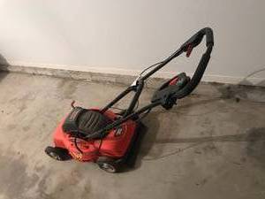 lot 84 image: Black & Decker Electric Mower